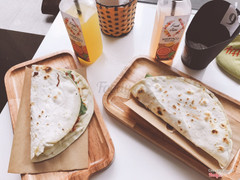 Bánh mì bò phomai + gà phomai