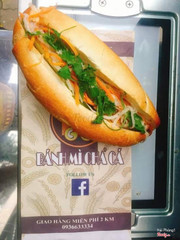 Bánh mì chả cá 