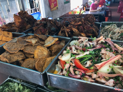 Mực xào, Chả rim, Thịt đầu bóp, Chim Cút rôti, Cá ngừ sốt cà, Gà sốt cà