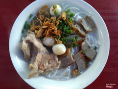 Bánh canh xương chả