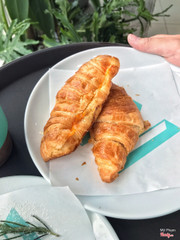 Croissant trứng muối