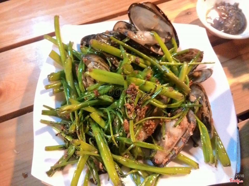 chem chép xào rau muống