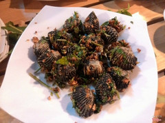 sò huyết rang muối