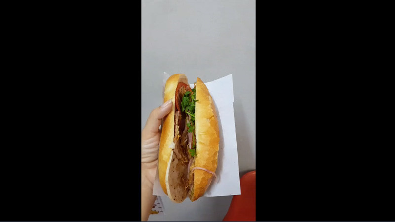 Bánh mì ổ rất đầy đặn