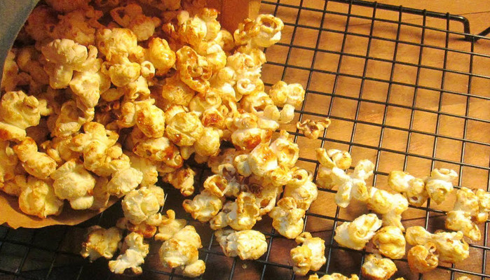 Bắp Rang Bơ & Bóng Bay