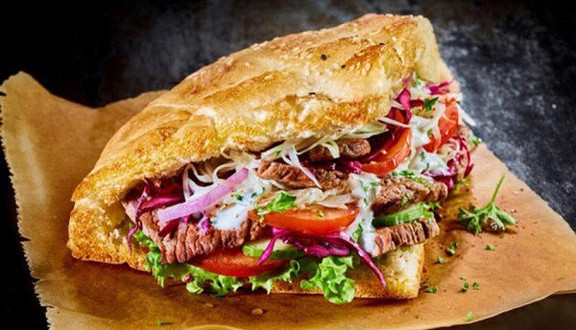 Tiệm Bánh Mì Tam Giác Vàng