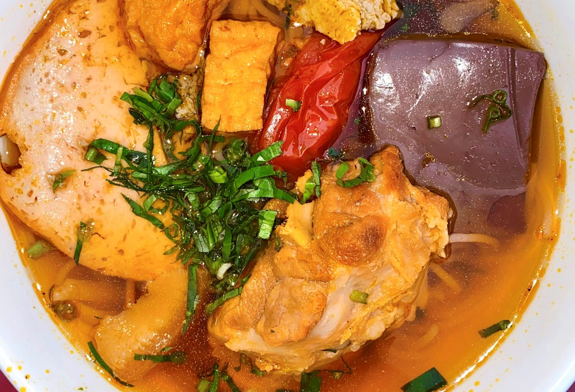 Cô Bích Bún Riêu, Canh Bún Thích Quảng Đức ở Thành Phố Thủ Dầu Một