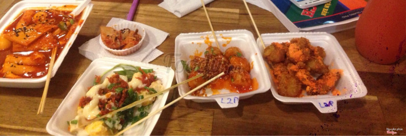 bên phải ngoài cùng là gà chip phô mai