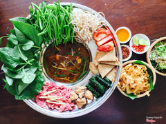 Lẩu cua bánh đa