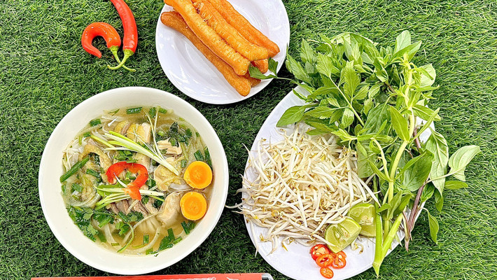 Phở Thuận Tiến - Phở Gà Bò Bắp Hoa - Cách Mạng Tháng Tám