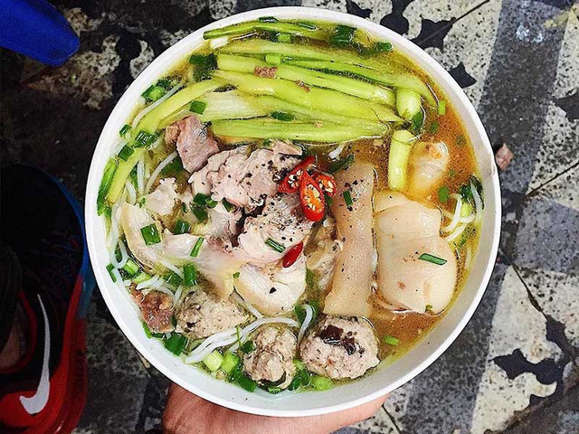 Hai Còi - Chân, Cánh Gà Nướng Hà Nội - Ninh Tốn