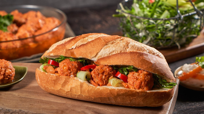 Bánh Mì Zòn Zòn - Bánh Mì Xíu Mại - 249C Lý Thường Kiệt