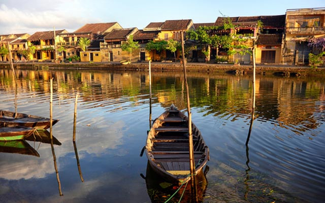 Du Ngoạn Trên Sông Hoài