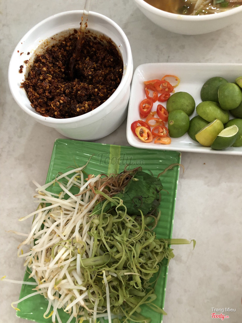 Rau trụng + sate