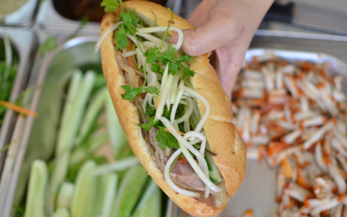 Bánh Mì Cô Nữ