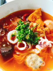 Bún riêu tô mực