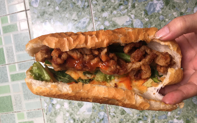 Bánh Mì Chả Cá Nóng 102