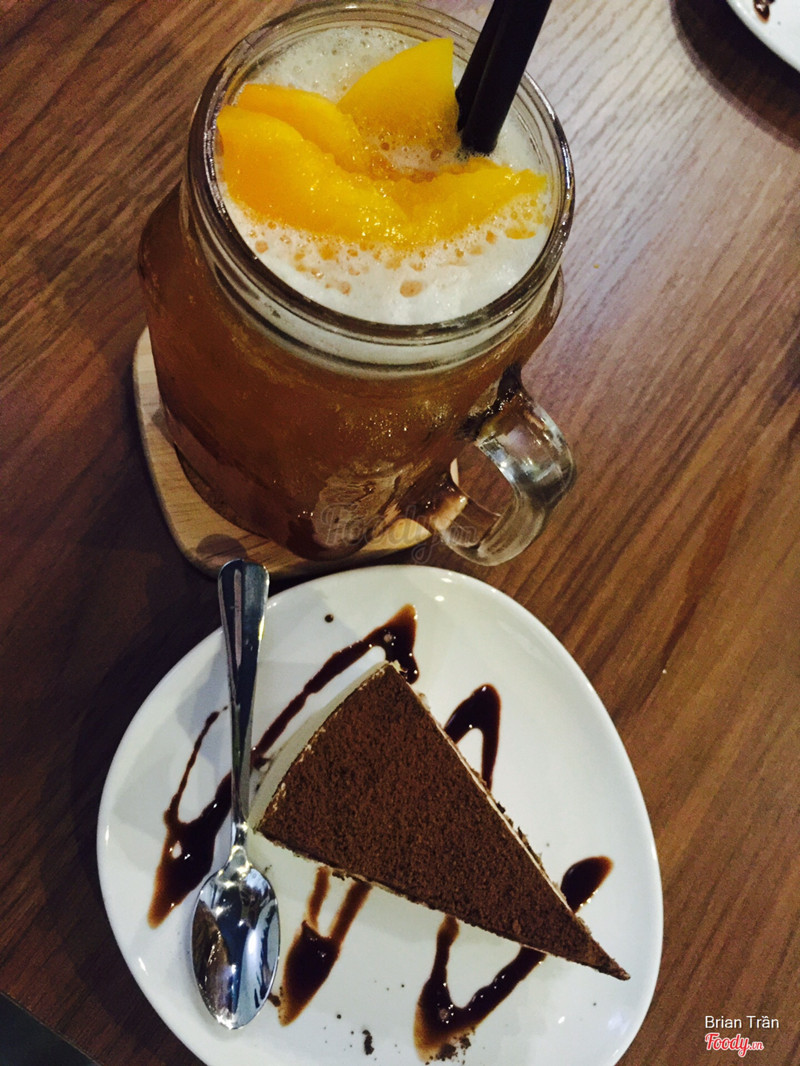 Trà đào vs Tiramisu