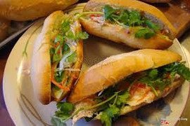 bánh mì ở đây khác so với bánh mì ở sài gòn.