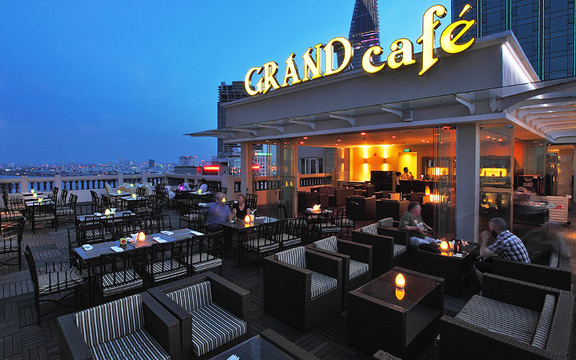 Rooftop Grand Lounge