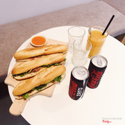 - Bánh mỳ pate 25K
- Bánh mỳ bò 35K
- Bánh mỳ gà 35K
Tặng kèm 1 nước 