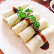 vịt cuốn bò bía