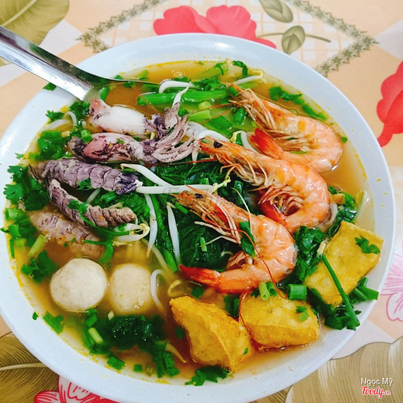 bún hải sản