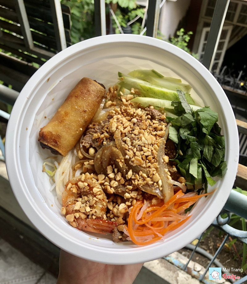 Bún đặc biệt 3 (bò, tôm, chả giò)