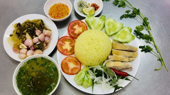 Gà Ta Tam Kỳ Nhung - Huỳnh Văn Cù