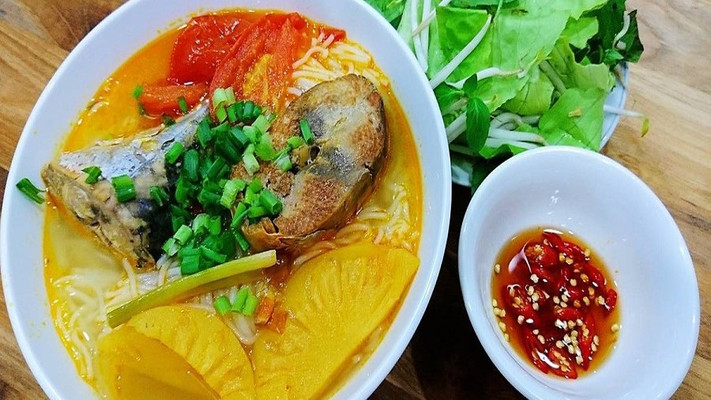 Hồng Nhân - Bún Cá Ngừ - Hoàng Quốc Việt