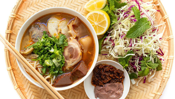 Bún Bò NyRyShi - Bún Bò & Chân Gà Sốt Thái - Điện Biên Phủ