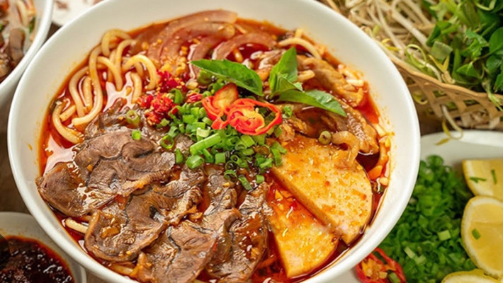 Bún Bò - Gỏi Cuốn Cô Trân