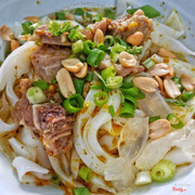 Mỳ quảng sứa