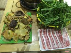 Lẩu gà măng cay thần thánh,300k/1n.