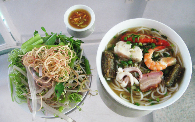 Bún Mắm & Xiên Que