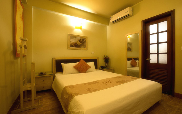 Phố Vắng 5 Hotel