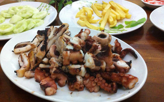 Bạch Tuộc Nướng Út Lang