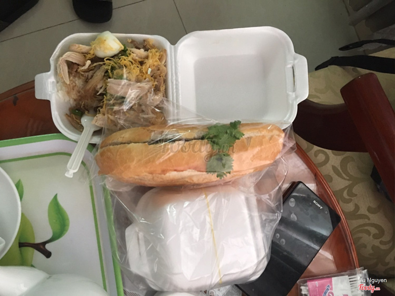 Bánh mì thịt chả 12k