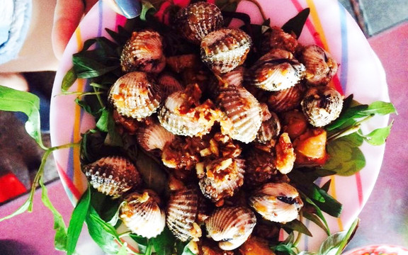 Bé Hồng - Quán Ốc