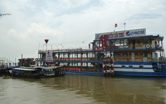 Du Thuyền Floating Restaurant