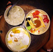 Từng biết đến quán tàu hủ xe lam ở bên Phú Nhuận, nay mới mở thêm chi nhánh ở quận 10 nên lật đật đi ăn cho đã thèm :)) tàu hủ ngon thơm và béo, ko ngọt gắt. Khoái nhất món tả pí lù quán này.