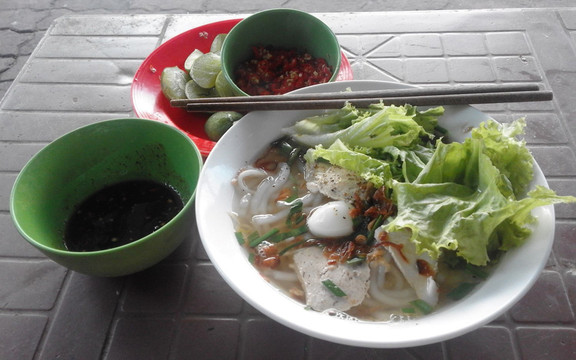 Hủ Tiếu Mì, Bánh Canh & Hột Vịt Lộn