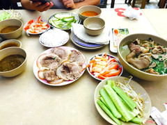 bánh canh + 1 bắp bò cuốn