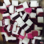 Hai màu nha. Vị này là lắm ạ. Ngon phải nói là bậc nhất nhì