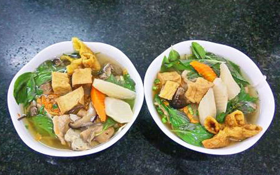 Cô Trinh - Bún Riêu Chay & Canh Bún