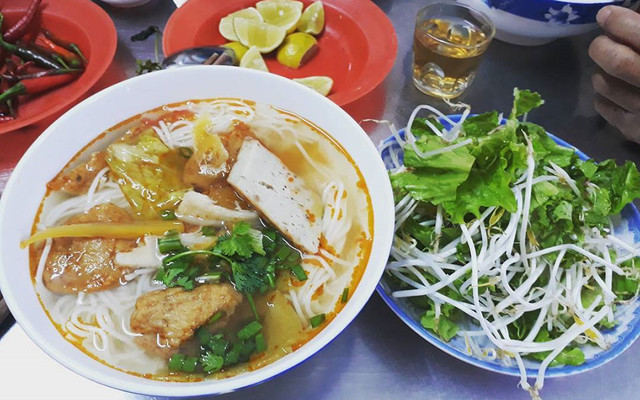 Bún Bé Na - Bún Bò - Chả Cua & Chả Cá