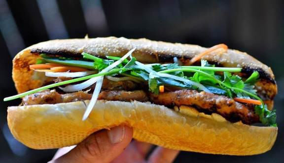 Cô Thịnh - Bánh Mì