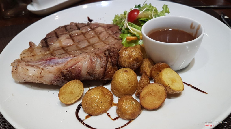 Beefsteak medium rare
