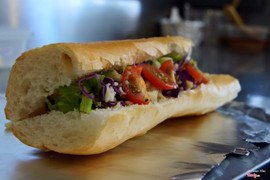 Bánh mì Cheesteak