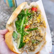 bánh mì hến